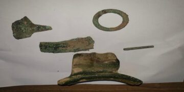 العثور على 5 قطع اثرية باحدى نواحي ميسان