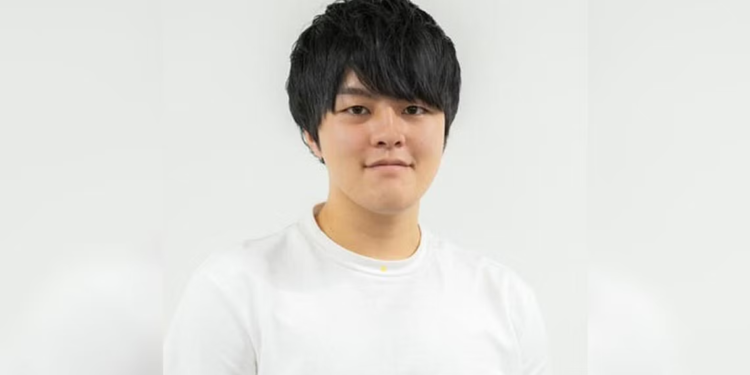 شاب ياباني يجمع ثروة ضخمة من (الشخصيات الافتراضية)