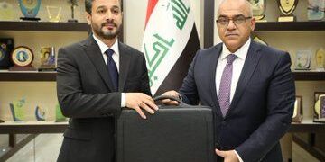 وزير التعليم العالي يتسلم مهامه