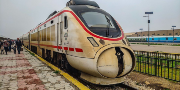 تركيا تطلب تسريـــع تنفيذ الربط السككي بين البلدين