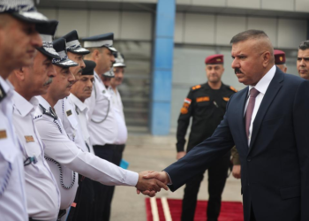 وزير الداخلية يزور مديرية المرور العامة ويؤكد انه سيكون سنداً لرجل المرور