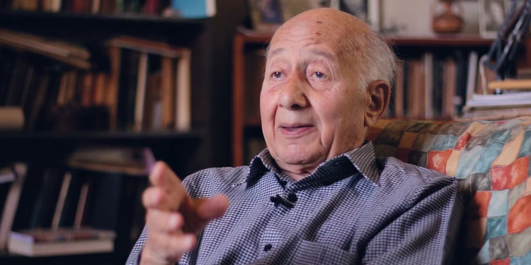 من هو المؤرخ المصري الراحل الذي احتفــى به غوغل ؟