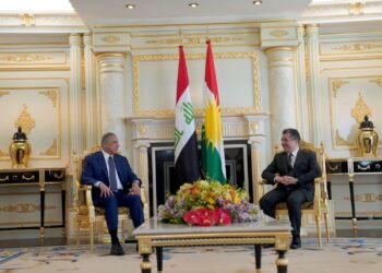 السيد الكاظمي يلتقي مسرور بارزاني في أربيل