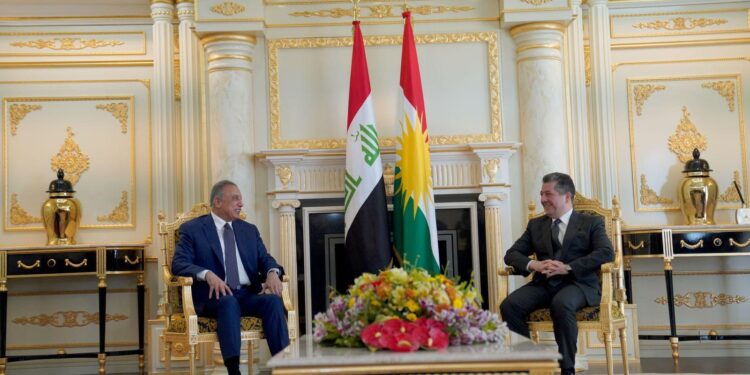 السيد الكاظمي يلتقي مسرور بارزاني في أربيل