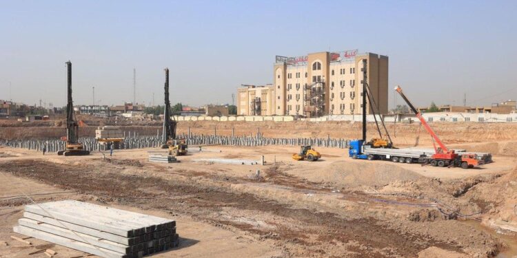 بتوجيه من أمين بغداد بشأن (مشروع خزان ماء ضخم) في قاطع بلدية الشعب + صور