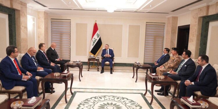 السيد الكاظمي يستقبل قائد الجيش اللبناني