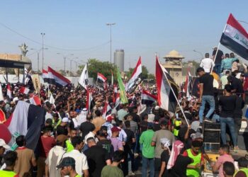 بالفيديو تجمع المتظاهرين في ساحة النسور