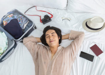 (سياحة النوم) الراحة التي نحتاجها .. غرف عازلة للصوت وخلوة بعيداً عن العالم