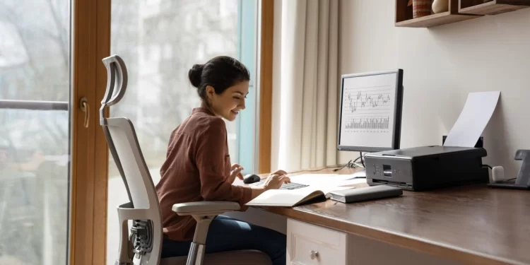 (60 مليون ساعة) يوفرها الأمريكيون بسبب العمل من المنزل ,, كانوا يضيعونها في التنقل لأماكن وظائفهم