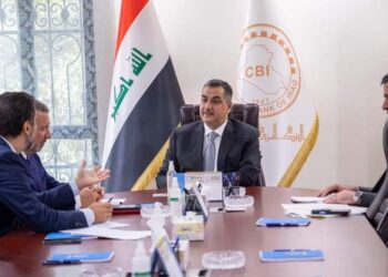 وفد من البنك الدولي يجتمع بمحافظ البنك المركزي والبحث في (3 ملفات في العراق)
