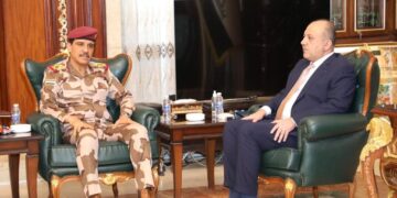 وزير الدفاع ثابت العباسي يستلم مهام منصبه في مقر الوزارة
