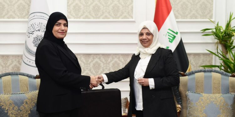 طيف سامي تتسلم مهام عملها وزيراً للمالية