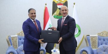 وزير الشباب والرياضة يستلم مهامه