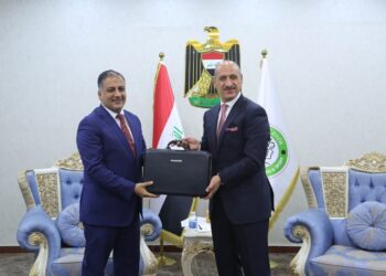 وزير التخطيط يتسلم مهامه