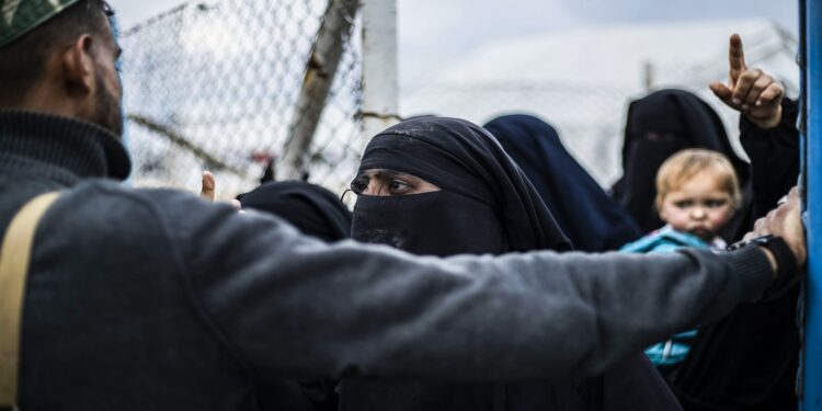 تسليط الضوء على مخيم الهول… تقرير أميركي,, معتقلون في غاية الأهمية لداعش￼