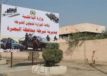 حملة أمنية في البصرة تسفر عن اعتقال مطلوبين وضبط أسلحة مختلفة ومخدرات