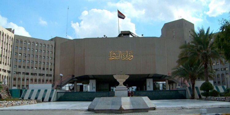 تثبيــت المتعاقدين في شركة مصافي الجنوب