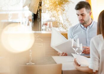 حيل المطاعم لجذب الزبائن