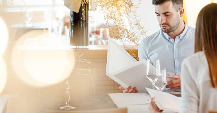 حيل المطاعم لجذب الزبائن