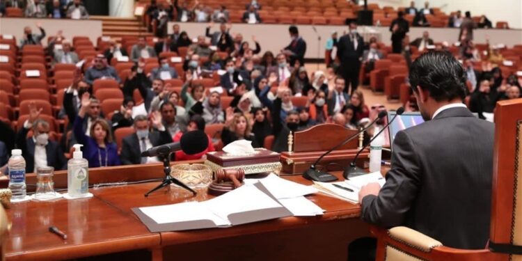 سبع بدلاء يؤدون اليمين الدستورية كنواب في البرلمان