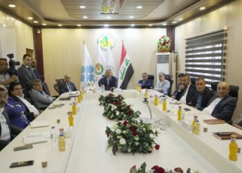وزير النفط يعلن عن تطوير حقلين وخطط لاستثمار (1100 مقمق) من الغاز المصاحب