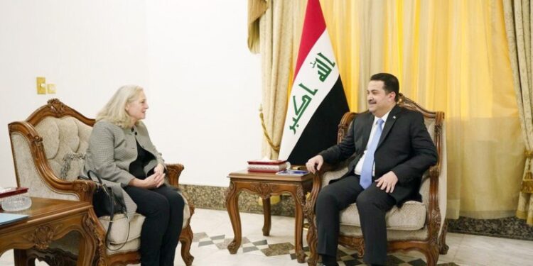 السفيرة الأمريكية عقدت تفاهمات مع محمد شياع السوداني لإلغاء “قانون تجريم التطبيع”