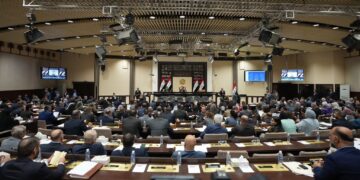 البرلمان يجري أول إستضافة لوزيرين