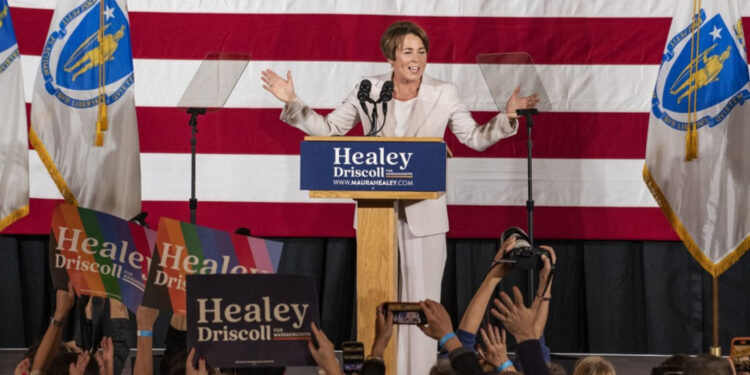 انتخاب أول “حاكمة مثلية” في تاريخ الولايات المتحدة ولاية أمريكية