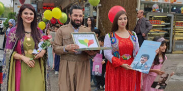 السليمانية تحتفل بيوم تأسيسها بالورود ومسيرات الاطفال