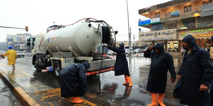 أمانة بغداد تعفي مسؤولين بسبب الأمطار وعمل إحصائية للكميات المتساقطة