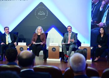 السفير البريطاني يحث العراق على إبرام اتفاقيات جديدة بشأن المياه