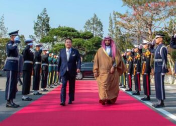بن سلمان يغادر كوريا ويبعث ببرقية شكر لرئيسها