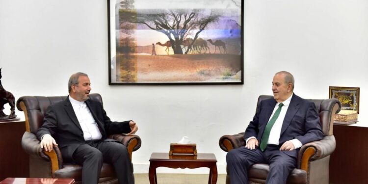 اياد علاوي يستقبل السفير الايراني