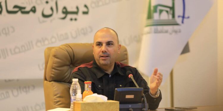 محافظ النجف يعلن إكمال الإجراءات المتعلقة بتثبيت العقود