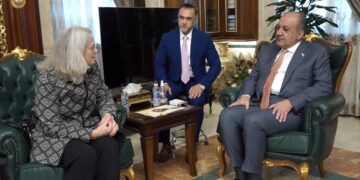 وزير الدفاع يلتقي السفير الأمريكي في العراق