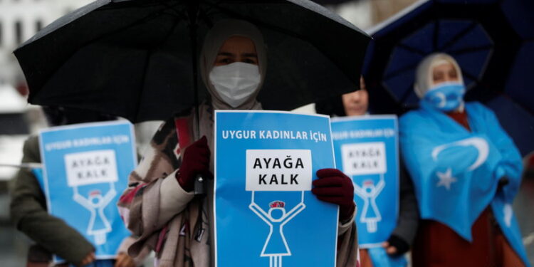 الصين .. مكافآت مالية للزواج من مسلمات