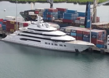 تصميم يختاً فاخراً على شكل سلحفاة يتسع لـ60 ألف شخص .. سينطلق من السعودية ليجول العالم