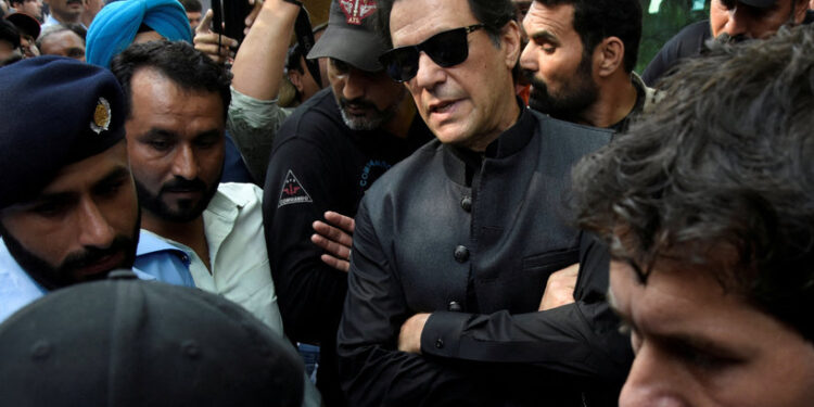 نجاة عمران خان من محاولة اغتيال شرق باكستان