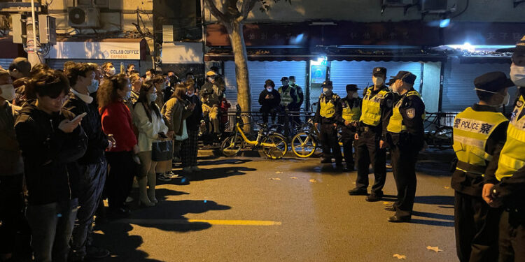 استنكار بريطاني ورد من بكين  حول الاعتداء على مراسل “بي بي سي” في الصين