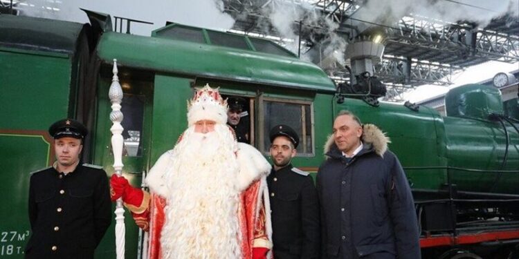 رحلة قطار بابا نويل … تشمل 130 مدينة وتستغرق 85 يوما