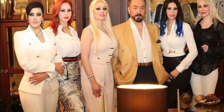 السجن 8658 عاماً لـ (الداعية التركي أوكتار)