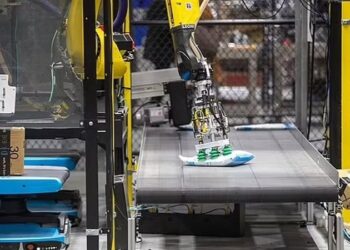 أمازون تطور ذراعا روبوتية