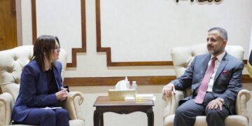 وزير التخطيط يستقبل السفيرة السويدية