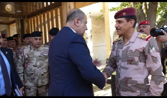 وزير الدفاع يزور قيادة القوات البرية للاطلاع على سير الخطط الموضوعة