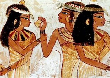 ســـر الوشم الفرعوني المرسوم على جسد نساء مصر القديمة