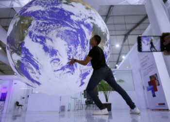 مفاوضات مؤتمر المناخ على شفير الهاوية,, تقدم خجول في مسألة (الخسائر والأضرار)