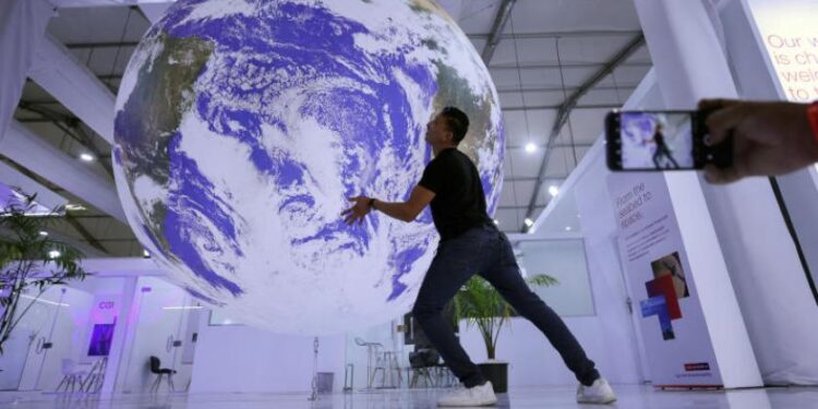 مفاوضات مؤتمر المناخ على شفير الهاوية,, تقدم خجول في مسألة (الخسائر والأضرار)