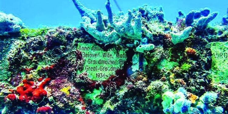 مقبرة تحت المياه قبالة سواحل فلوريدا