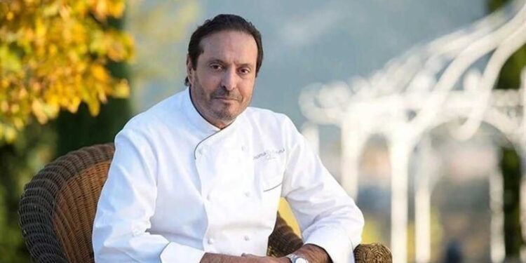 بالبكاء والدعاء نفذوا وصيته.. الشيف أسامة السيد