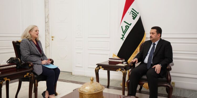 السوداني يستقبل السفيرة الأمريكية لدى العراق